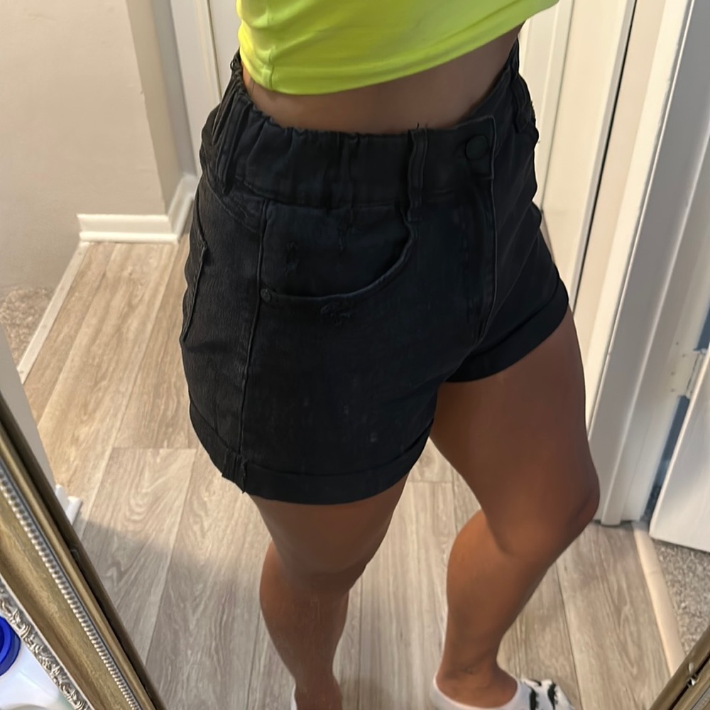 Like New Sincerely Julie Black High Waist Shorts Size 3/26